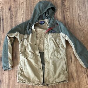 Patagonia Olive Green & Khaki Hooded Outdoor Jacket